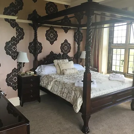 Country house Dunsley Hall *