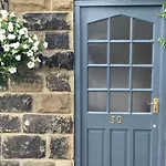 منزل ريفي Dunsley Hall ويتبي