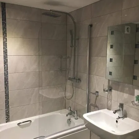 Landhaus Dunsley Hall *